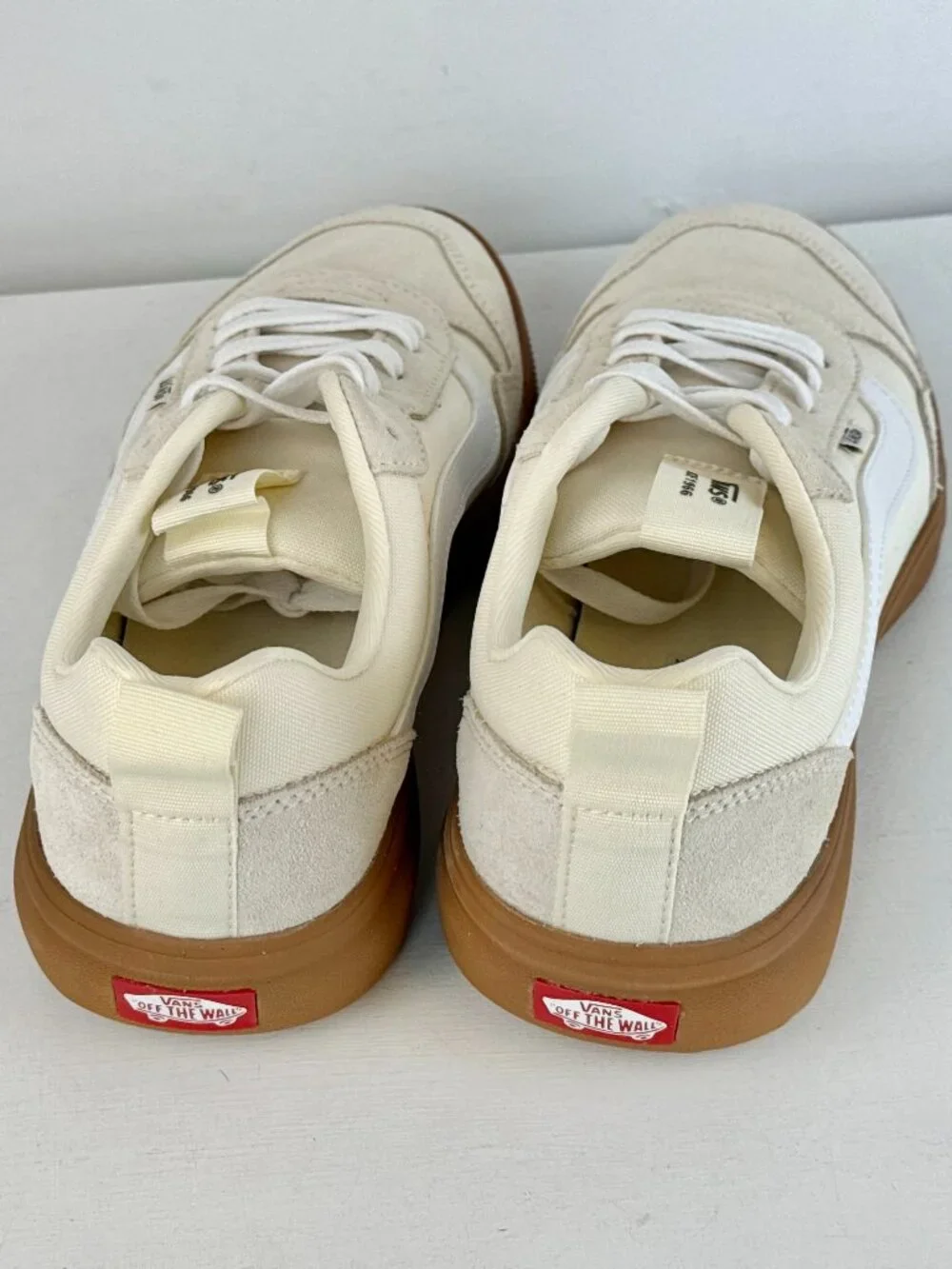 Men's 9 - VANS UltraRange EXP Sneaker - Suede Gum Classic White